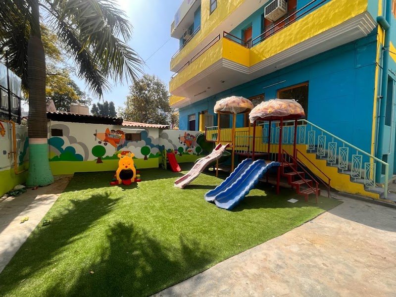 Kidzee Noida Sector-62 Campus