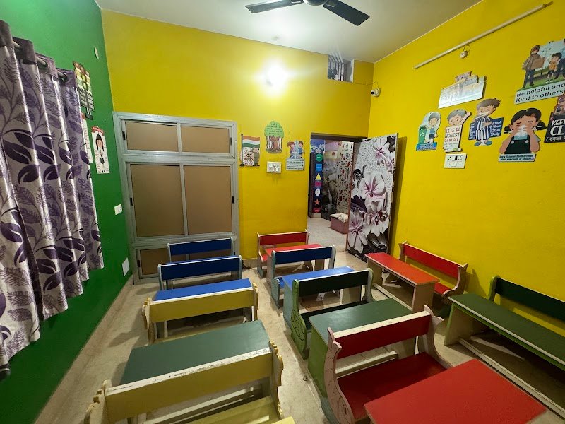 Moms Plume Play Pre School Campus