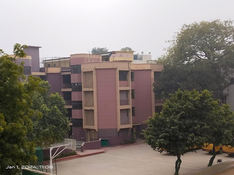 Red Roses Public School