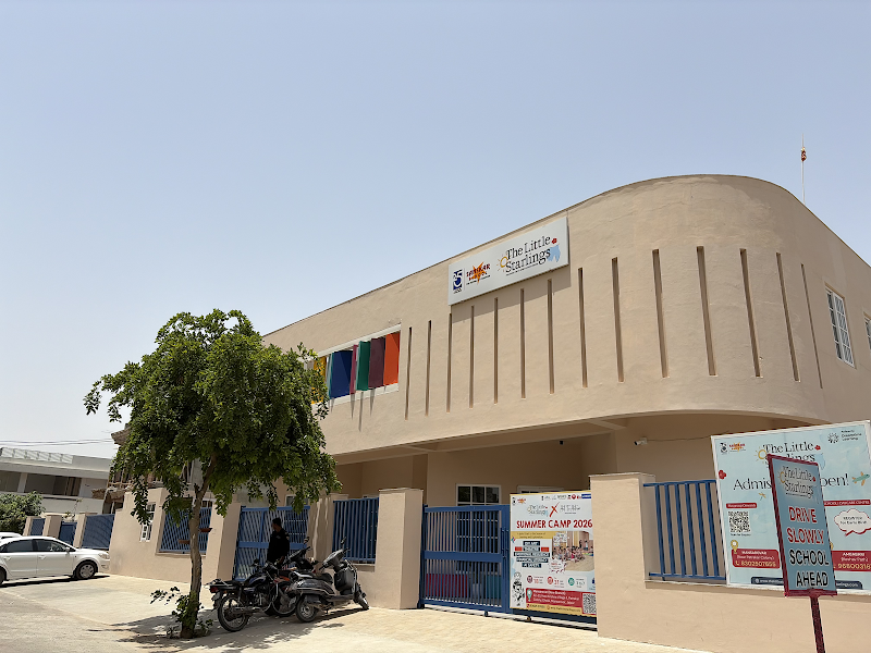 The Little Starlings – Patrakar Colony Campus